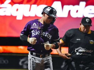 Carlos-Perez-la-mando-a-la-calle-en-triunfo-de.jpg
