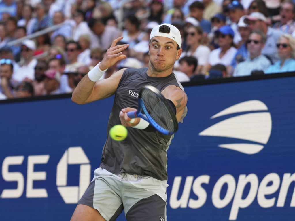 Jack-Draper-se-estira-del-US-Open-por-lesion-en.png