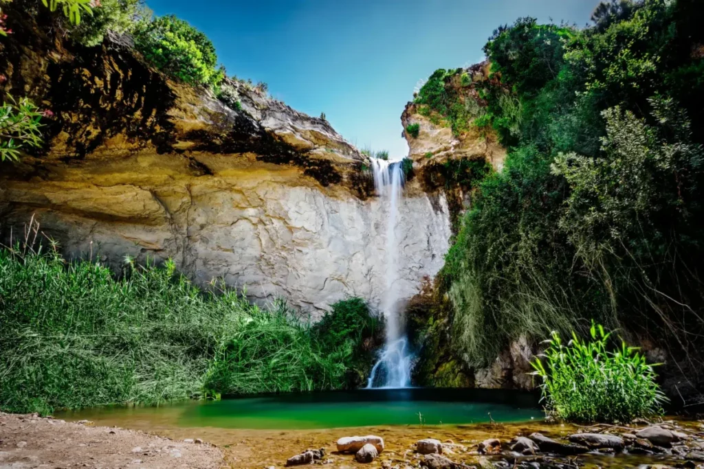 Las-cascadas-de-la-Rambla-de-Puca-una-joya-natural.webp.webp