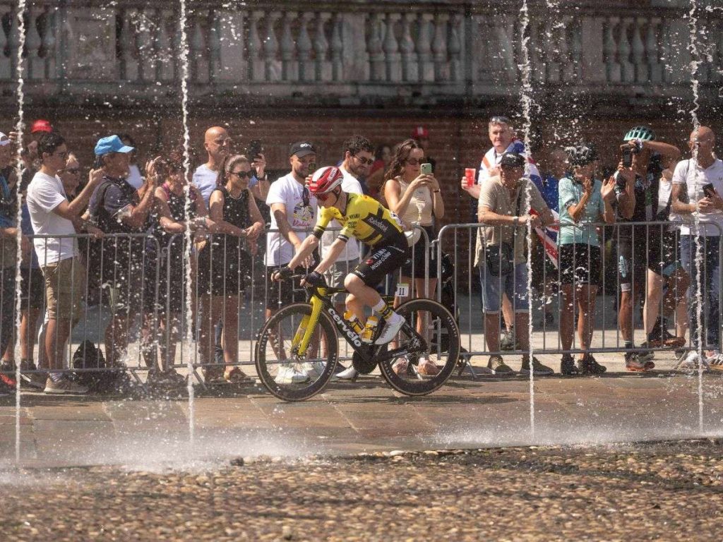 Vingegaard-gano-la-segunda-etapa-de-La-Vuelta-a-Espana.jpg