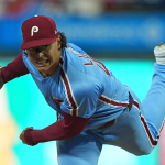 Luzardo sigue invicto en la carretera con 6-0