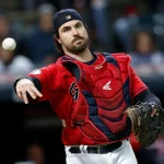 Austin Hedges seguirá vistiendo la camiseta de Cleveland