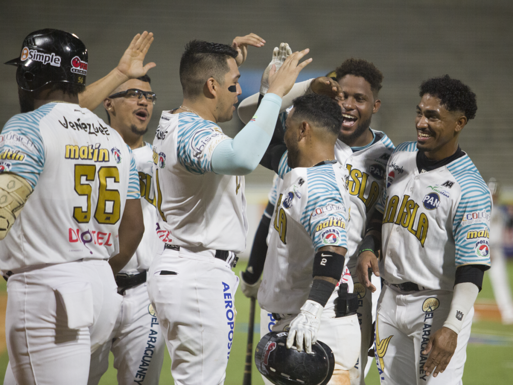 Bravos-sale-del-bache-al-doblegar-a-Tiburones-en-casa.png