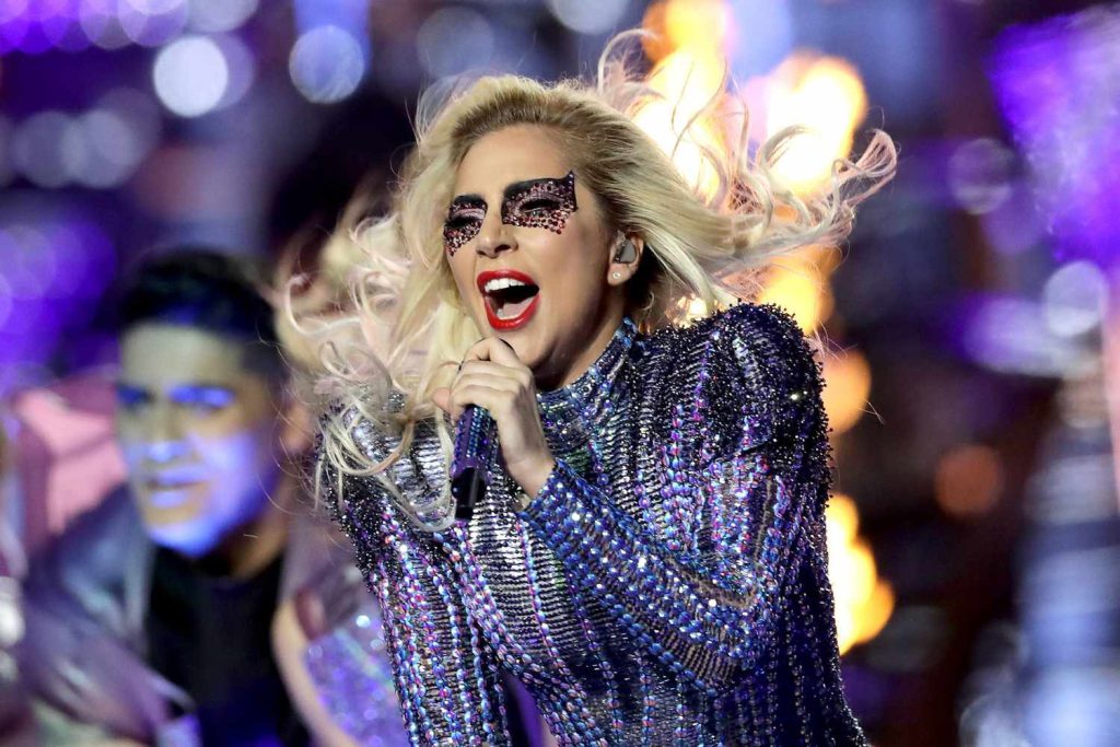 Lady-Gaga-aparecera-en-El-diablo-se-viste-a-la.jpg