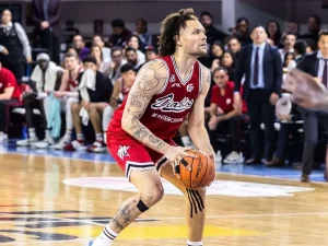 Michael-Carrera-vuelve-a-ser-MVP-en-Mexico.jpg