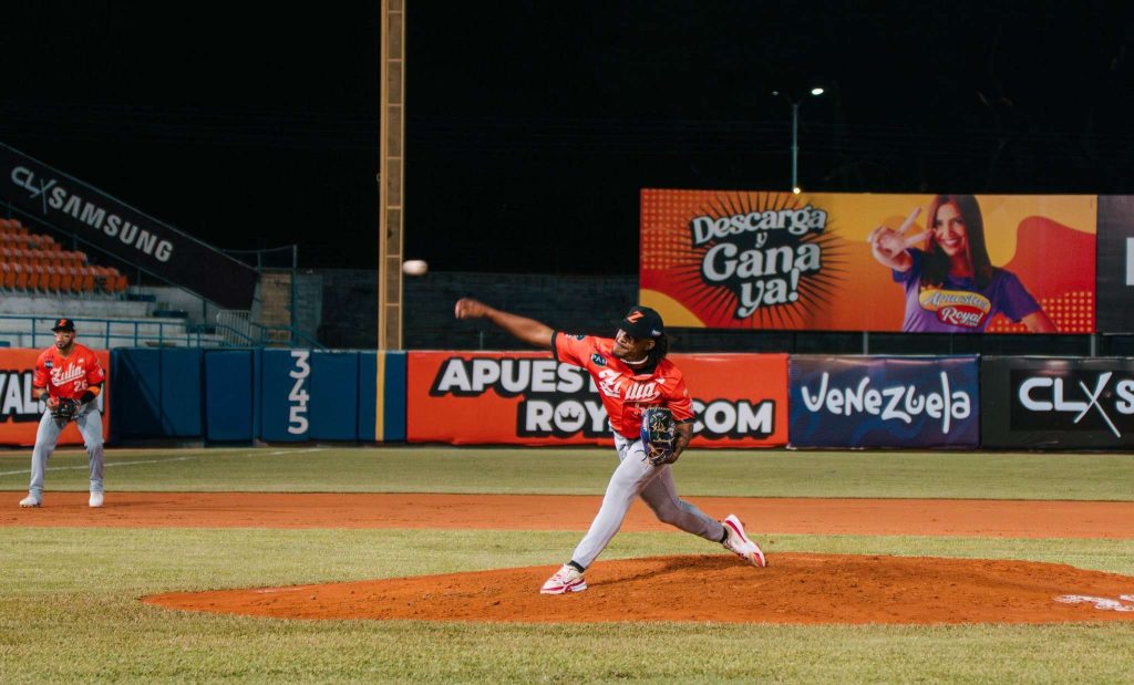 Aguilas-lidera-la-LVBP-con-problemas-en-su-pitcheo.jpeg