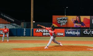 Aguilas-lidera-la-LVBP-con-problemas-en-su-pitcheo.jpeg