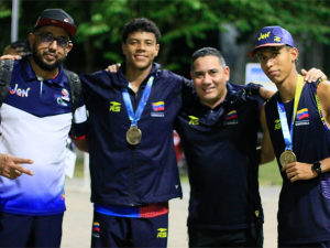 Atletismo-se-colgo-dos-preseas-doradas.png