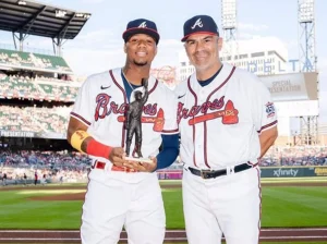 Eduardo-Perez-se-mantendra-como-coach-en-MLB.jpg