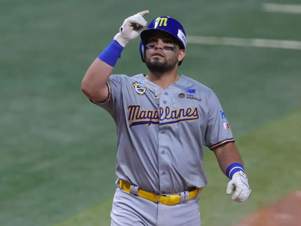 Eliezer-Alfonzo-Jr-Con-Yadier-Molina-aprendes.jpg