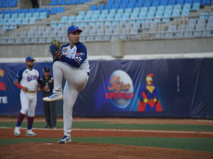Eric-Pardinho-guio-el-blanqueo-de-Tiburones-en-Macuto.png