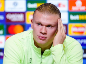 Haaland-se-fija-en-el-record-de-goles-en-la.png
