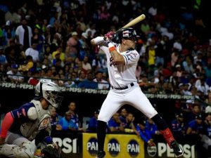 Hernan-Perez-le-dio-el-triunfo-a-Caribes.jpg