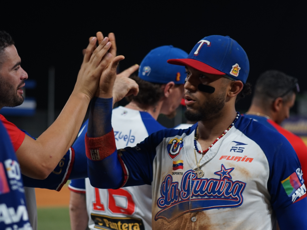 Maximo-Acosta-fue-la-autoridad-de-Tiburones-en-Macuto.png