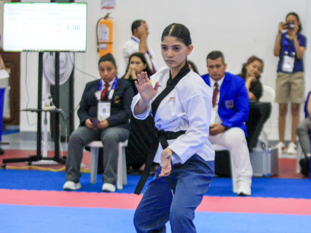 Taekwondo-se-alzo-con-seis-preseas-en-Cordoba.png