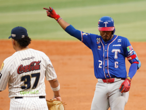 Tiburones-le-gano-un-electrizante-duelo-a-Leones.png