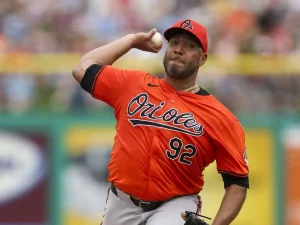 Albert-Suarez-regresa-a-los-Orioles-de-Baltimore.jpg