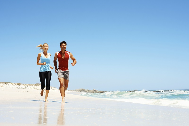 Alfredo-Roman-Parra-Yarza-Ejercicio-Fisico-en-la-Playa.png