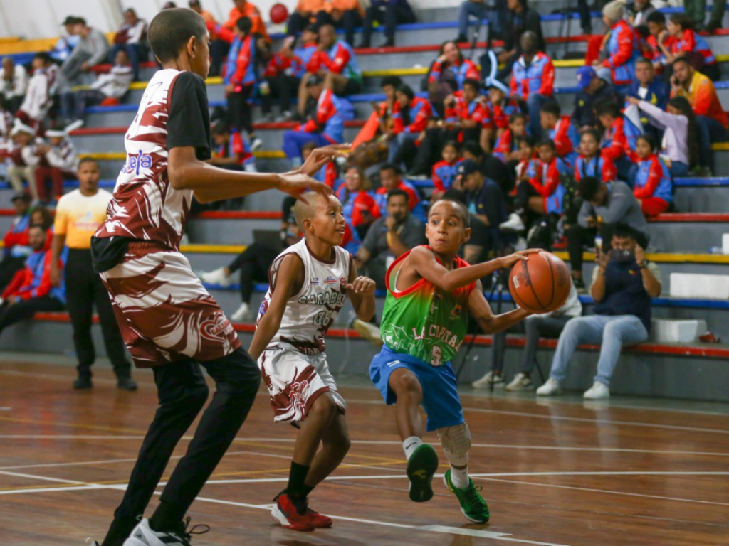 Caracas-se-adueno-del-baloncesto-5×5.png