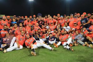 Caribes-al-Round-Robin-Jonron-de-Herlis-Rodriguez-sello-el.jpg