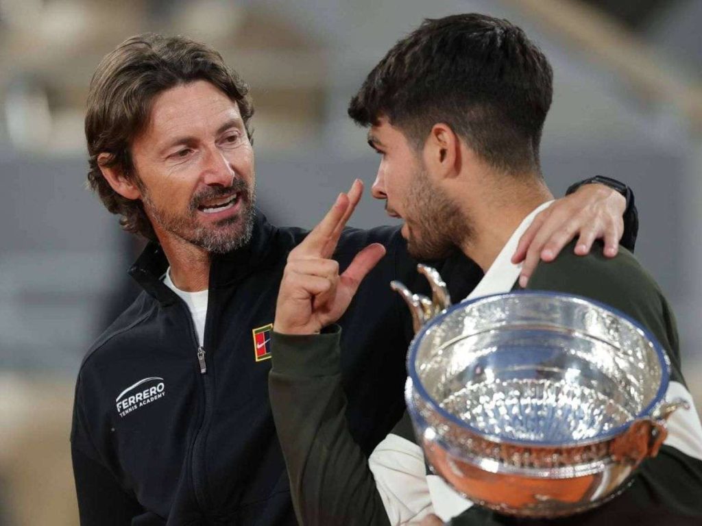 Carlos-Alcaraz-se-deslinda-de-su-entrenador-Juan-Ferrero.jpg