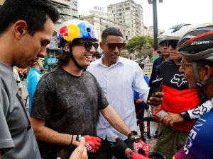 Daniel-Dhers-lidero-otra-bicicletada-en-la-capital.jpg