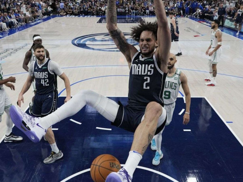 Dereck-Lively-II-estara-fuera-por-tiempo-indefinido-con-Mavs.jpg