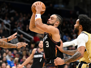 Dillon-Brooks-lidera-y-pone-a-ganar-a-los-Suns.png