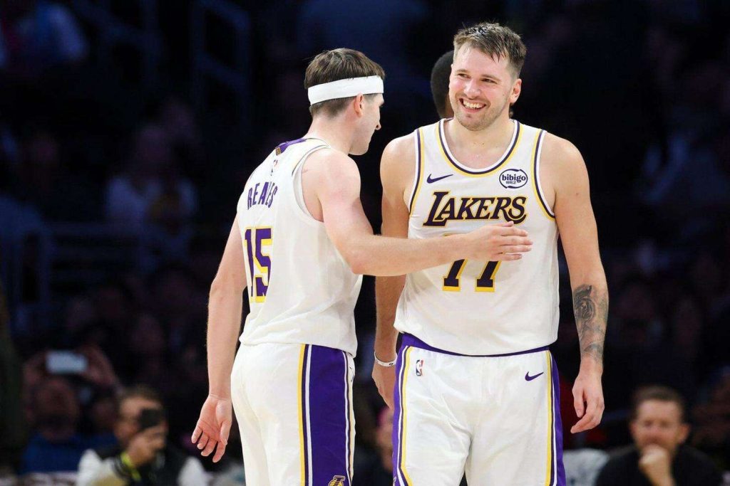 Doncic-y-Reaves-pilares-del-futuro-de-Lakers.jpg