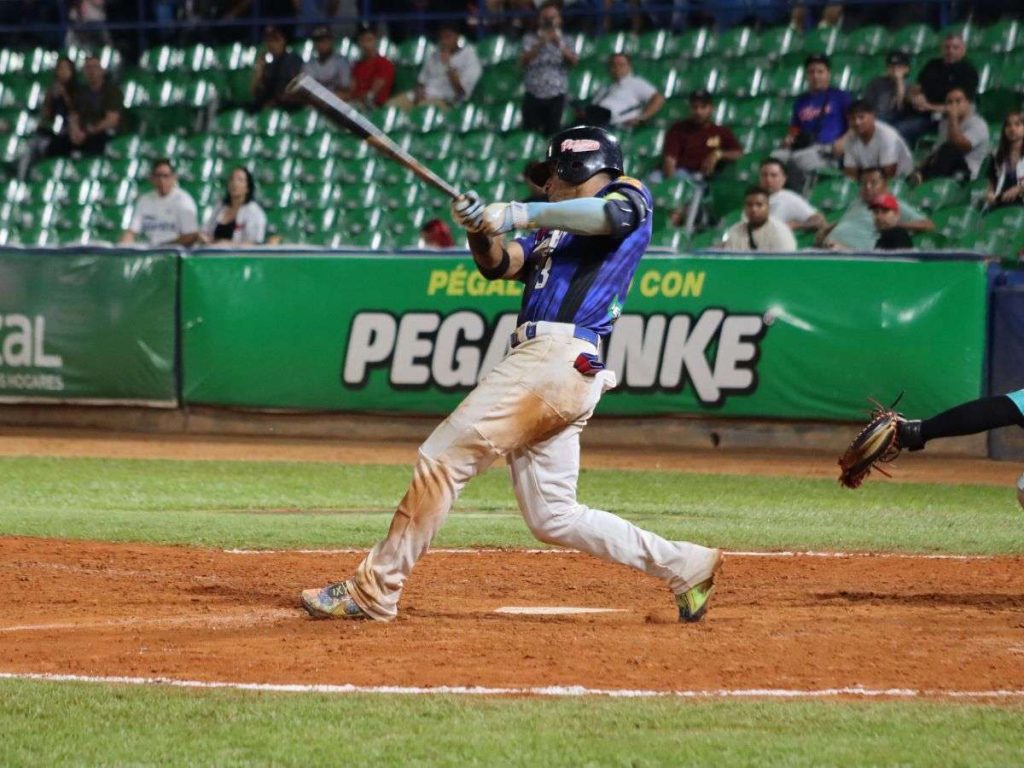 Gorkys-Hernandez-le-dio-a-Tigres-el-boleto-al-comodin.jpg