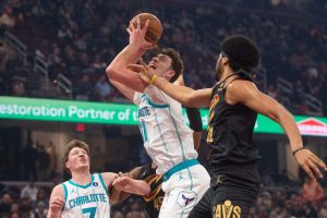 Hornets-vencio-a-Cavaliers-sin-Ball-en-el-Rocket-Arena.jpg