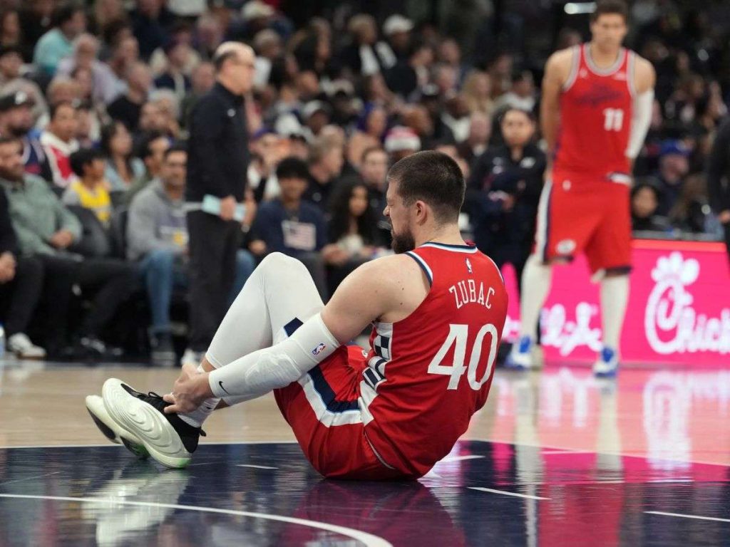 Ivica-Zubac-de-Clippers-sufre-dura-lesion-en-el-tobillo.jpg