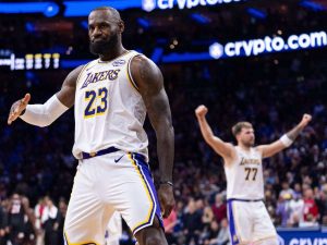 Lakers-vencen-con-triple-decisivo-de-LeBron.jpg