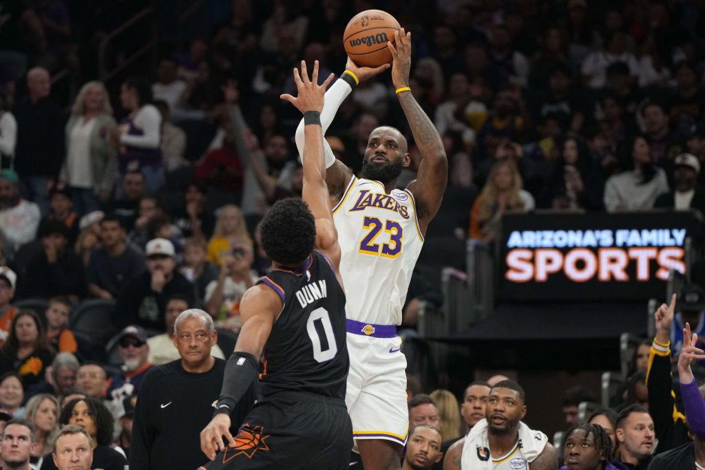 LeBron-lidero-a-Lakers-en-victoria-ante-Suns.jpg