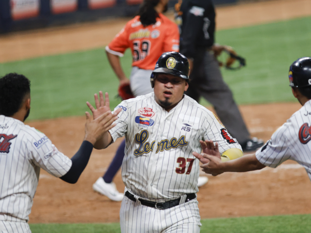 Leones-respira-tras-triunfo-ante-Caribes.png