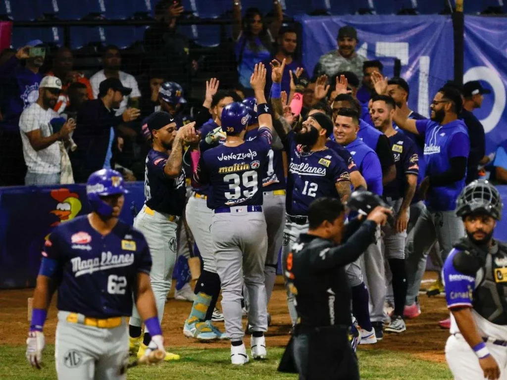 Magallanes-se-apodero-del-Universitario-con-vapuleada.jpg