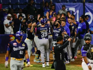 Magallanes-se-apodero-del-Universitario-con-vapuleada.jpg