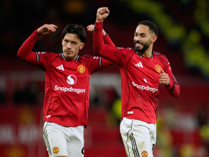 Manchester-United-brindo-una-buena-navidad-a-los-suyos.png