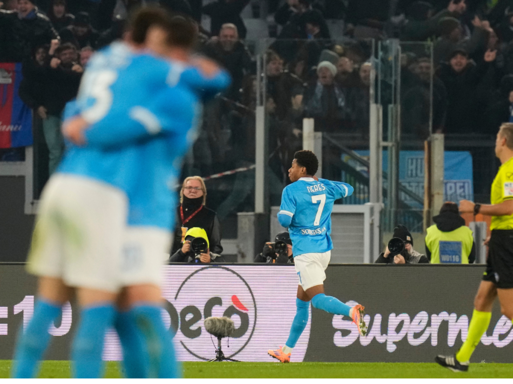 Napoli-se-impone-por-la-minima-en-el-Derby-del.png