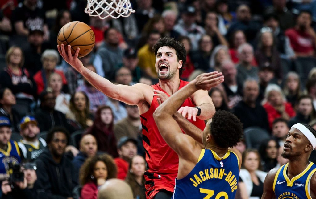 Portland-gano-en-casa-ante-Curry-y-Golden-State.jpg