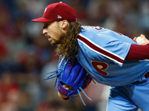 Reales-refuerzan-su-bullpen-al-obtener-a-Matt-Strahm.png