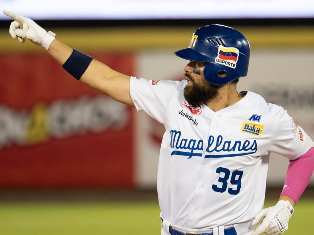 Renato-la-volvio-a-sacar-en-triunfo-del-Magallanes.png