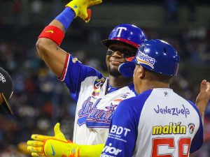 Ronald-Acuna-tambien-brilla-con-su-defensa.jpg