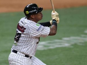 Salvador-Perez-defiende-a-Alguacil-de-las-criticas.jpg