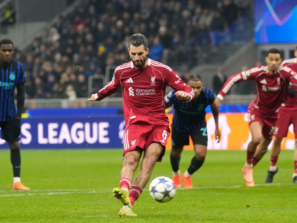 Szoboslai-le-otorgo-el-triunfo-al-Liverpool.png