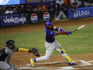 Tiburones-remonto-el-resultado-ante-Caribes.png