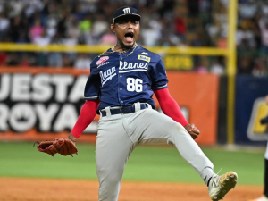 Adrian-Almeida-fue-el-rescatista-de-Magallanes-en-el-juego.png