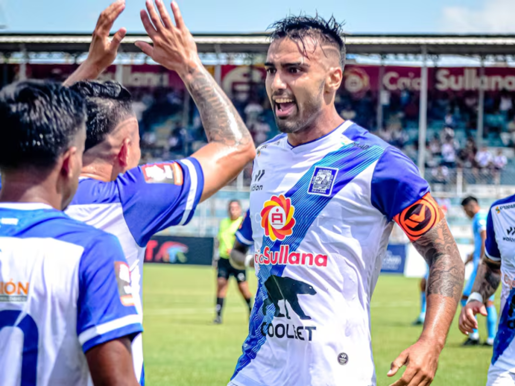 Adrian-Fernandez-es-el-nuevo-delantero-del-Caracas-FC.png