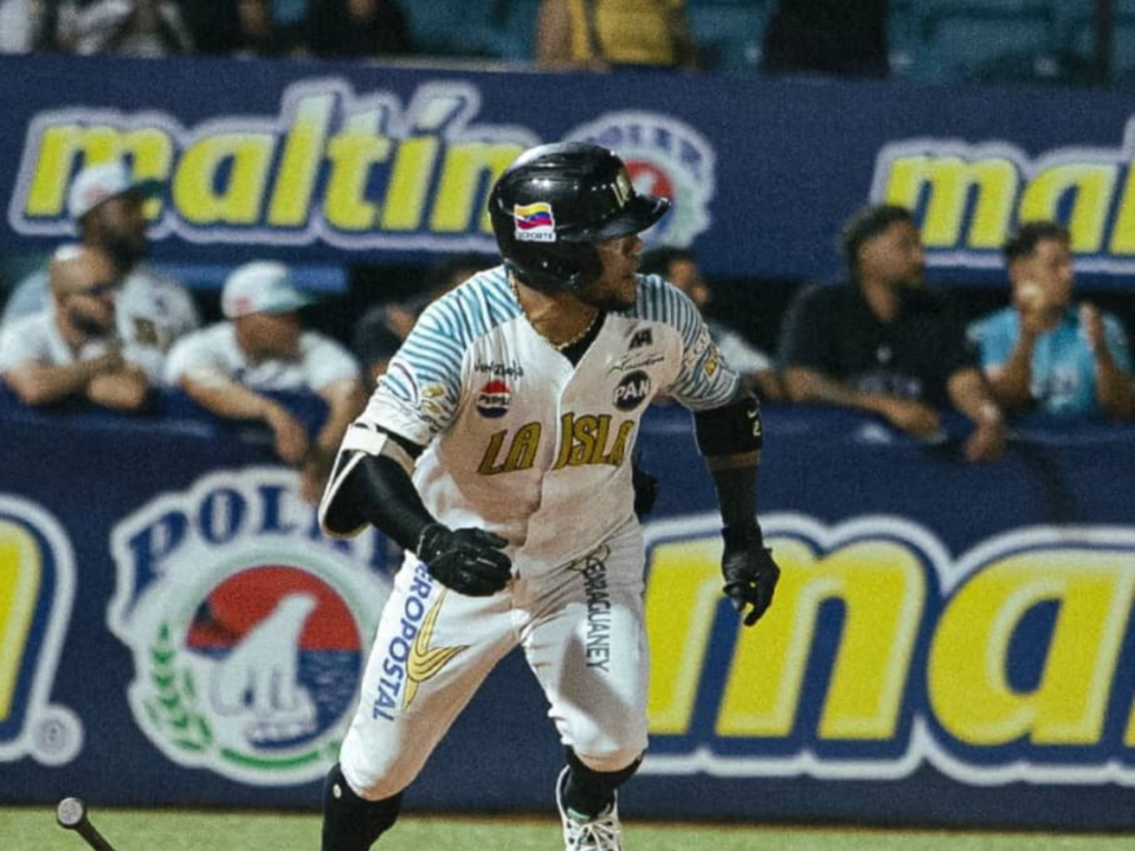 Alexi-Amarista-ayudo-a-defender-Guatamare-ante-las-Aguilas.png