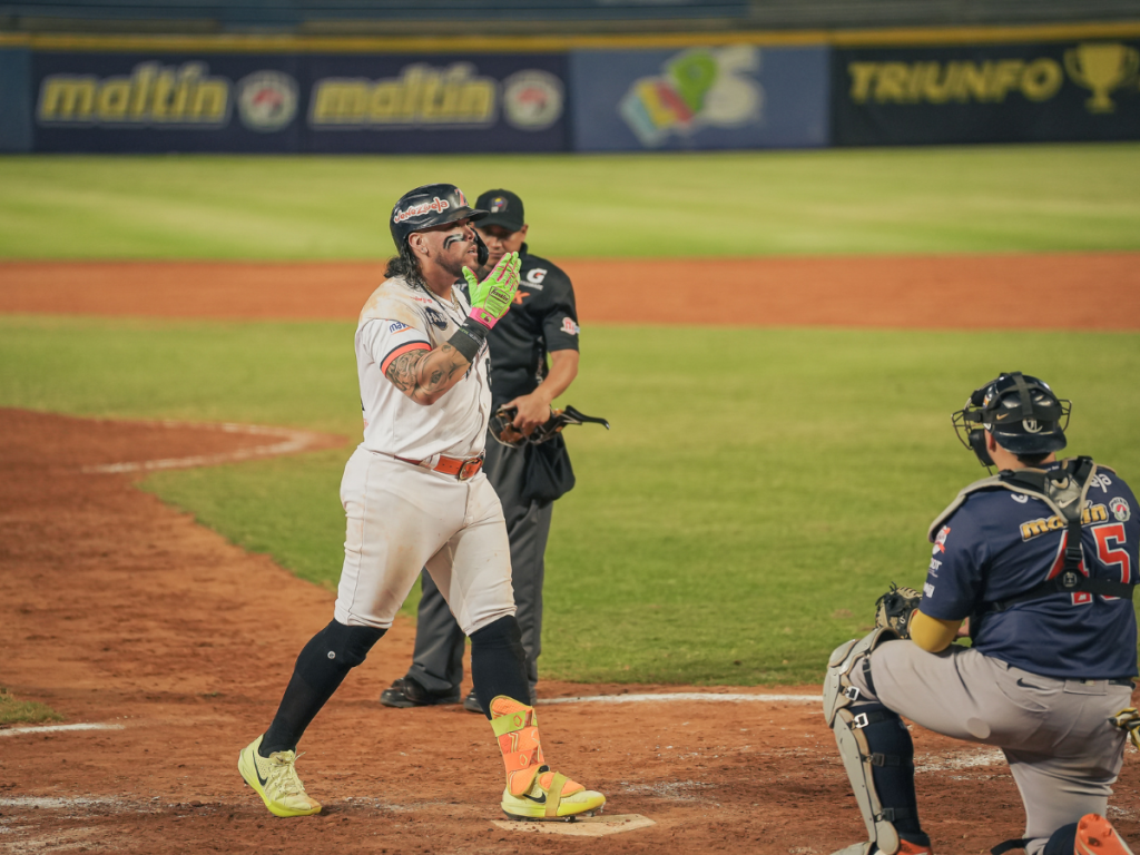 Andres-Chaparro-codeado-entre-los-mejores-del-RR.png